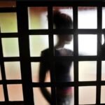 Homem é preso de madrugada suspeito de oferecer bebida alcoólica e abusar de adolescente